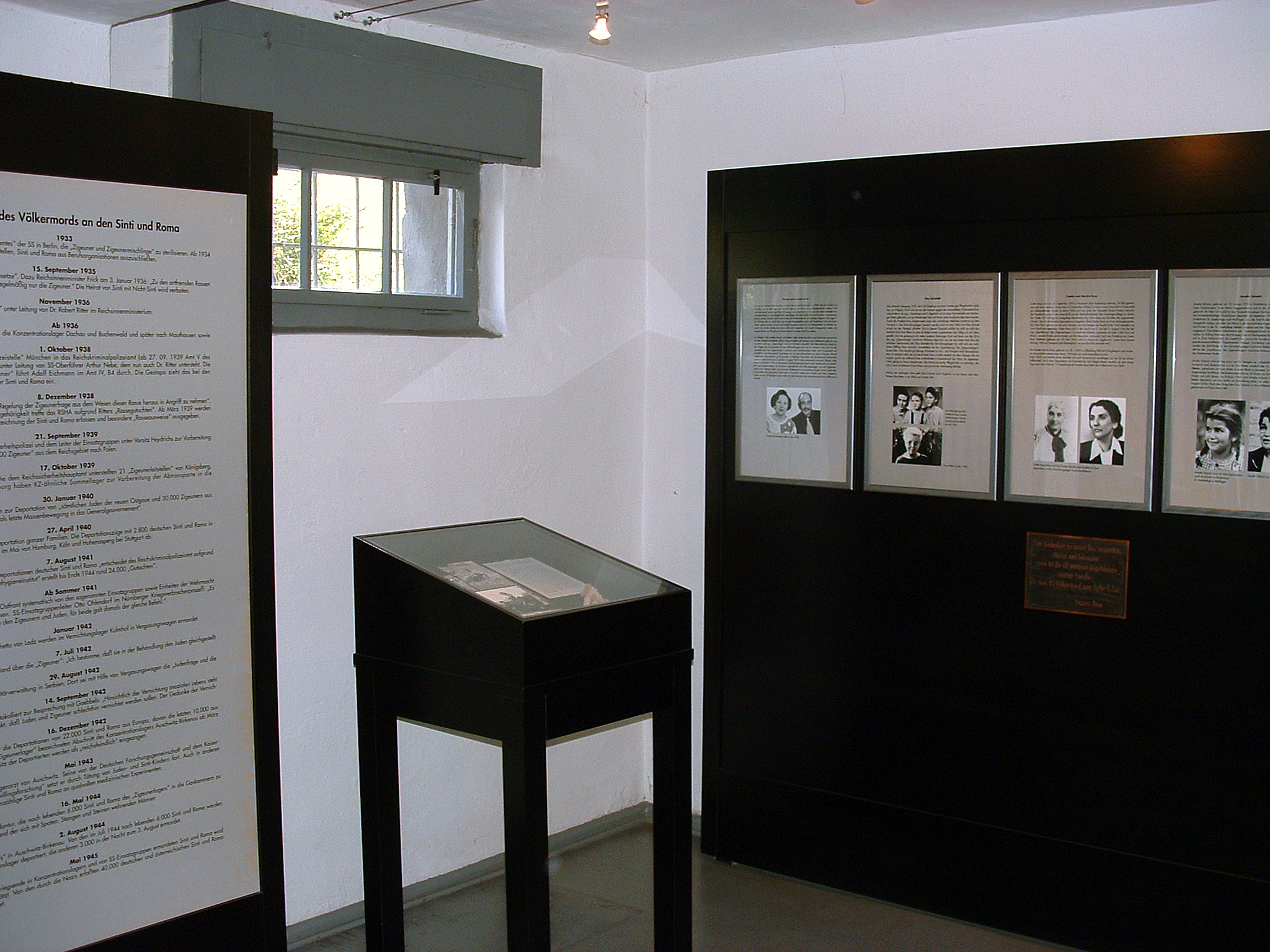 Memorial Room for the murdered Sinti and Romani People (© 2008, Documentation and Cultural Center of German Sinti and Roma)