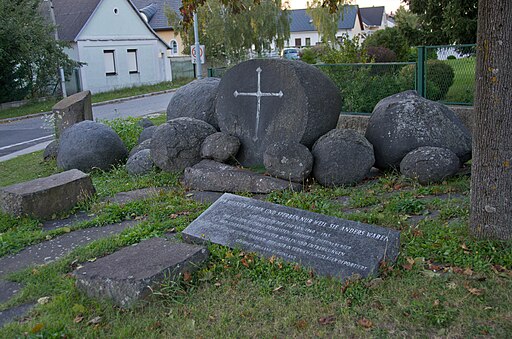 Memorial for Romani and Sinti people.
(CC BY-SA 3.0 AT, Hadinger, Wikimedia Commons)