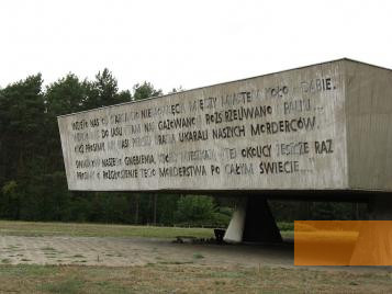 Back side of the monument on the site of the "Forest Camp" (© 2008 Jakub Krajniak, Foundation Memorial to the Murded Jews of Europe)